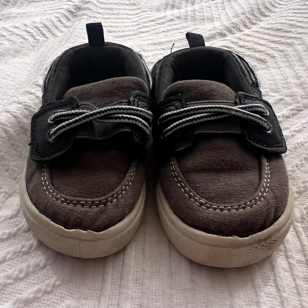 Carter’s size 5 Boat Shoes‎